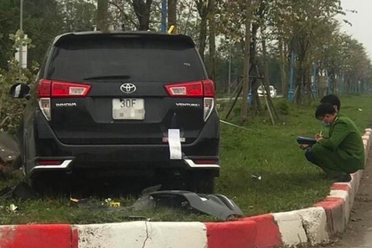 Hà Nội: Xe Innova đâm liên hoàn khiến 1 người tử vong, 2 người bị thương