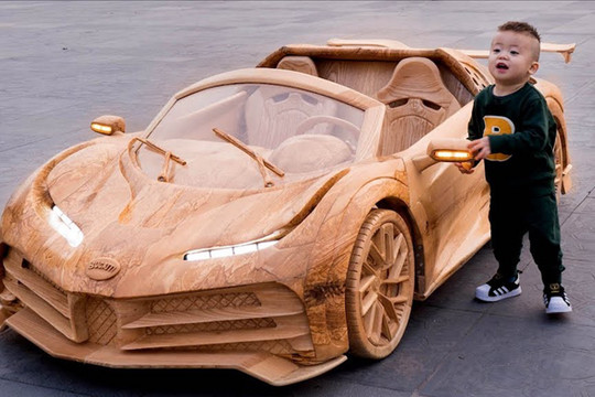 Ông bố trẻ Việt làm Bugatti Centodieci bằng gỗ chạy điện cho con lái