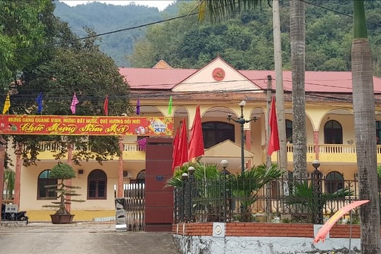 Trụ sở còn khang trang, huyện nghèo vẫn xin hơn 30 tỷ đồng để xây mới