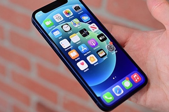 Giá bán iPhone 12 Mini giảm mạnh, rẻ hơn iPhone 11