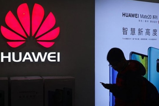 Huawei tham gia cuộc chiến với Nike, Adidas?