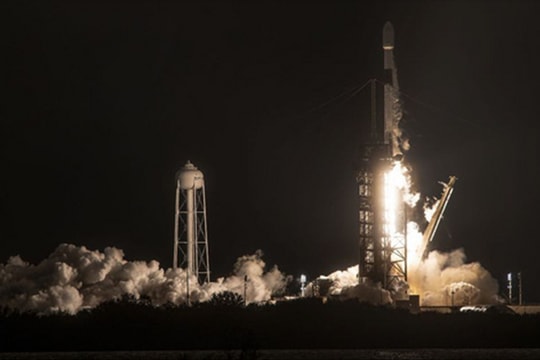 Mảnh vụn từ tên lửa SpaceX rơi xuống trang trại ngay trung tâm thủ đô Washington