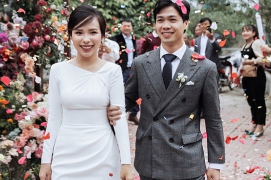 Vợ sắp cưới của Xuân Trường và những nàng WAGs kín tiếng