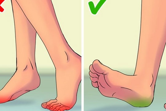 Những thói quen gây hại không ngờ khi đi bộ