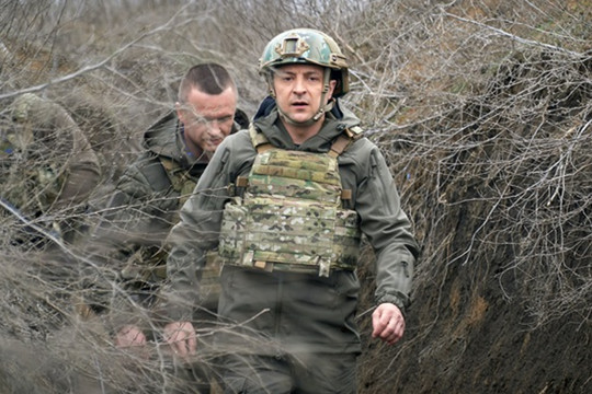 Tổng thống Ukraine mời Tổng thống Putin đàm phán ở vùng chiến sự