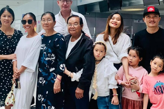 Đoan Trang bất ngờ thông báo đã rời Việt Nam sang Singapore định cư