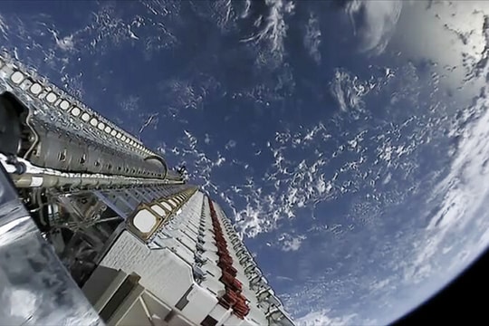 SpaceX phủ nhận tuyên bố vệ tinh Starlink và OneWeb suýt va chạm