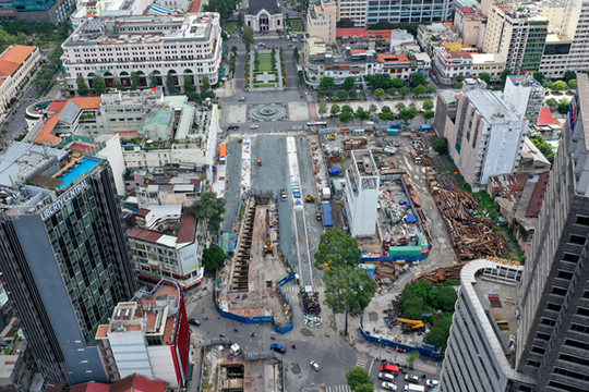 Cận cảnh tháo dỡ lô cốt gây 'ám ảnh' suốt 7 năm ở trung tâm Sài Gòn