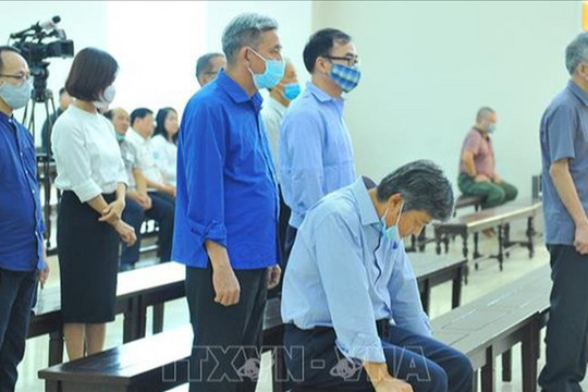 Phải nhập viện cấp cứu, cựu Bộ trưởng Vũ Huy Hoàng 'bỏ lỡ' buổi tuyên án