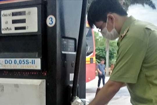 Chặn tiêu thụ trên 20.000 lít dầu diesel không đảm bảo chất lượng