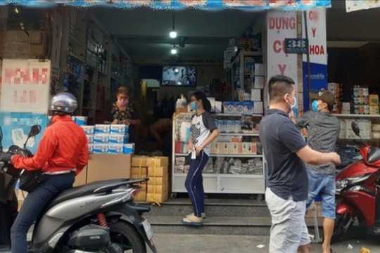 Khẩu trang y tế rục rịch tăng giá, hàng xịn 1,3 - 1,4 triệu đồng/thùng