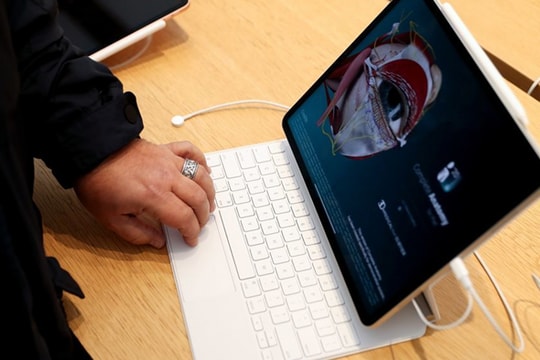 Apple phát triển iPad Pro sạc không dây đầu tiên