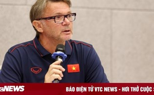 HLV Troussier thôi dẫn dắt U19 Việt Nam