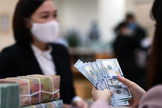 Ngân hàng Nhà nước bơm tiền trở lại sau 4 tháng