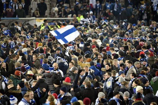 EURO 2020: Ấn tượng khó quên về các cổ động viên Phần Lan