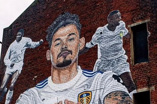 Kalvin Phillips, chàng trai 'kỳ lạ' của bóng đá Anh