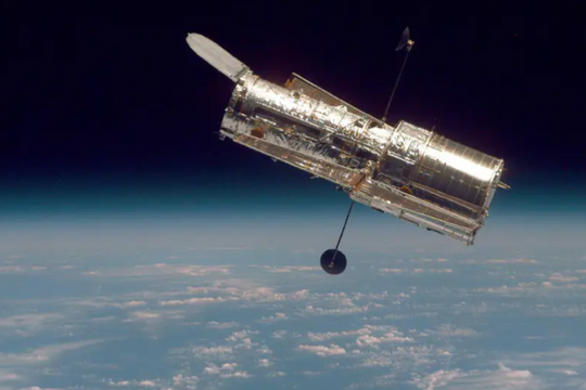 Kính viễn vọng không gian Hubble bị hỏng, NASA đã thử sửa 3 lần nhưng không thành công