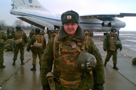 Đại úy Nga ra quân, chọn nghề làm móng cho chị em