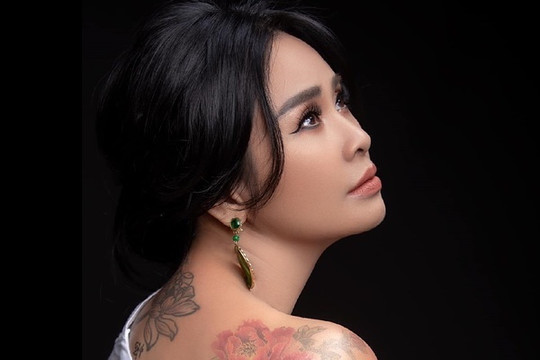 Diva Thanh Lam tuổi 52 ngày càng quyến rũ