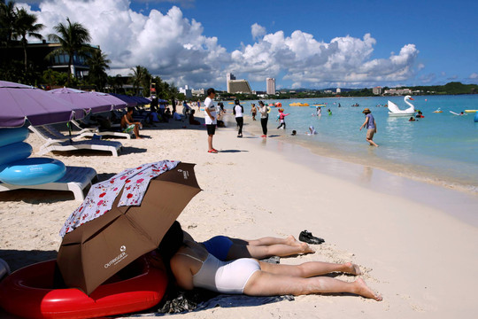 Guam triển khai chương trình "nghỉ dưỡng vaccine" để thúc đẩy du lịch