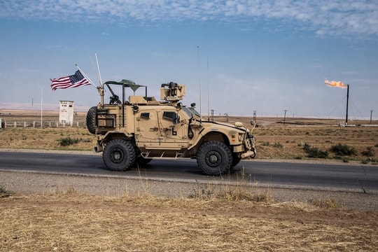 Tấn công bằng rocket nhằm vào căn cứ quân sự Mỹ tại Syria