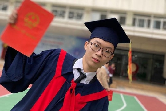 Nam sinh đỗ thủ khoa 2 trường chuyên top đầu Hà Nội