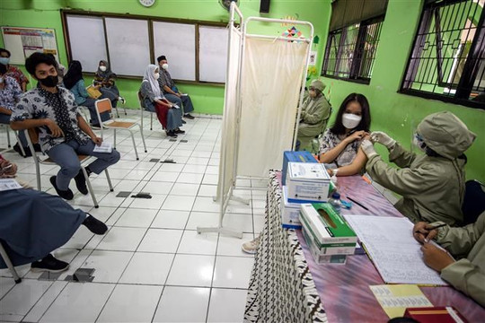Indonesia áp đặt lệnh phong tỏa một phần tại các điểm nóng dịch bệnh