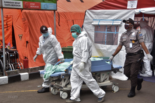 Dịch COVID-19 phá đỉnh, Indonesia khẩn cấp tăng sản xuất oxy y tế