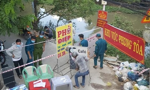 Khởi tố vụ án làm lây lan COVID-19 liên quan 2 vợ chồng nhân viên ngân hàng