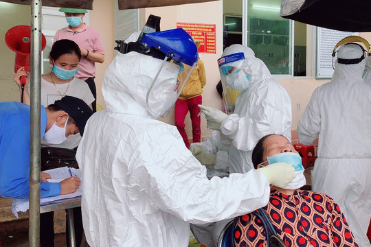 Phú Yên ghi nhận 35 ca mới, Quảng Ngãi thêm 13 người dương tính SARS-CoV-2
