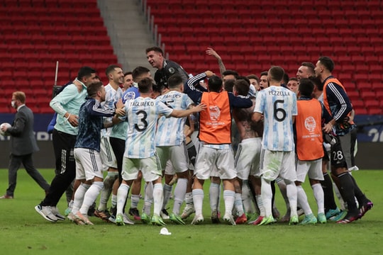 Argentina vào chung kết Copa America sau màn “đấu súng” cân não