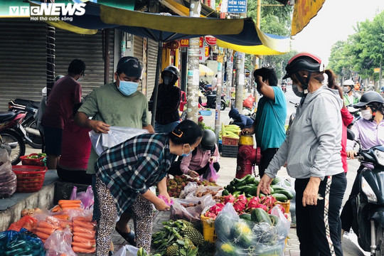 Giá thực phẩm tại các chợ truyền thống ở TP.HCM tăng mạnh