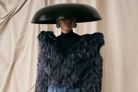 Balenciaga Couture Thu-Đông 2021: Tiếng vọng đương đại về quá khứ