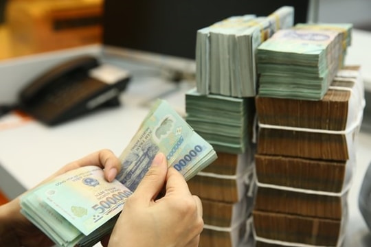 Thị trường chứng khoán: VN-Index lao dốc, nhà đầu tư lao vào ‘bắt đáy'