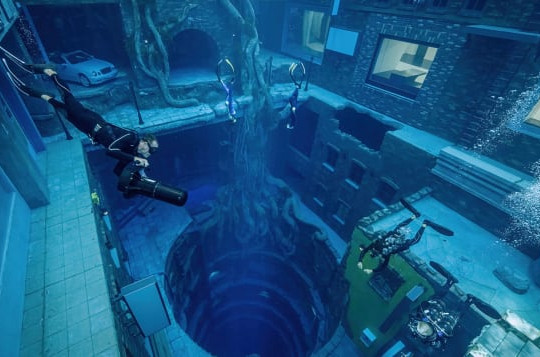 Bể lặn sâu nhất thế giới chứa cả thành phố dưới nước ở Dubai