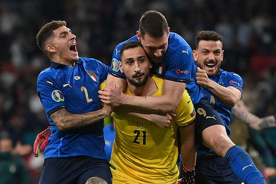 Vì sao thủ môn Donnarumma không ăn mừng khi Ý vô địch EURO?