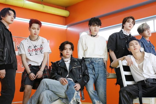 Chỉ có thể là BTS: Album mới nhất bán được gần 2 triệu bản trong tuần đầu tiên nhưng vẫn bị chê 'Sao càng ngày càng tụt dốc thế kia?'
