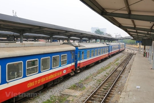 Đường sắt lập tàu chuyên biệt đưa người dân các tỉnh phía Nam về quê