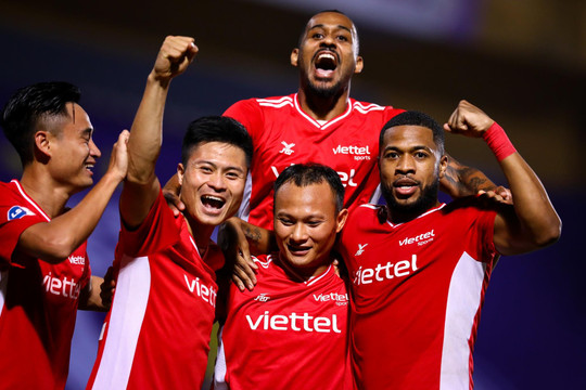Bài học Thái Lan là gợi ý cho mùa giải V-League bão tố