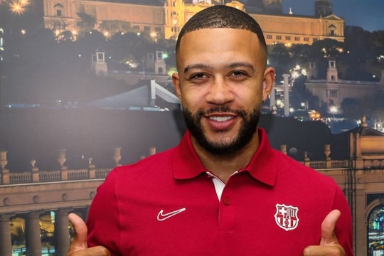 Memphis Depay CHÍNH THỨC đầu quân cho Barca