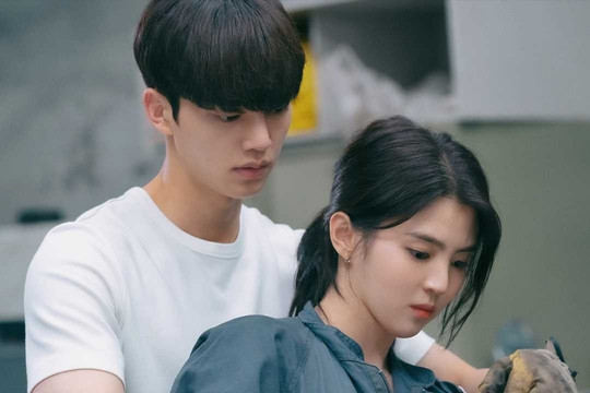 'Nevertheless' của Han So Hee và Song Kang rating ngày càng thấp, khán giả chê phim 'nhạt toẹt'
