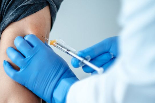 Bộ Y tế yêu cầu rà soát các đối tượng tiêm vắc xin COVID-19 theo đúng quy định