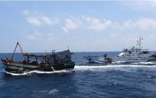 Bắt giữ tàu cá vi phạm IUU trên vùng biển Tây Nam