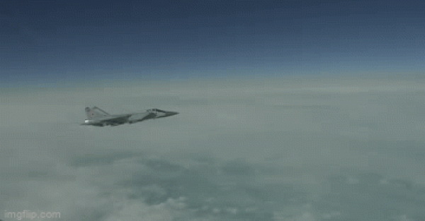 Oach tạc cơ Tu-160 'Thiên nga trắng' của Nga chạm mặt tiêm kích F-16 của Na Uy