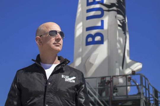 Hai tỷ phú Jeff Bezos và Richard Branson: Ai thực sự đã bay vào vũ trụ?