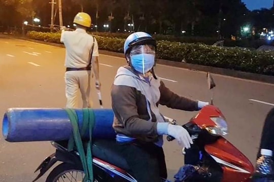 Ông bố ra đường giữa đêm mua bình oxy cứu con: Còn 1% hi vọng, tôi vẫn cố