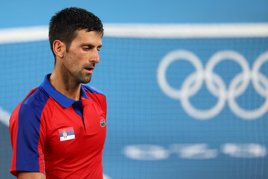 Thua ngược Zverev, Djokovic lỡ hẹn HCV đơn nam Olympic Tokyo 2020
