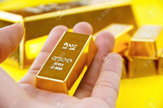 Giá vàng hôm nay 30/7: Lãi suất thấp, vàng tăng vọt