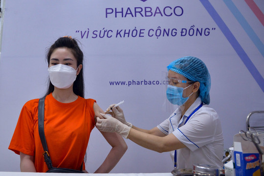 Hà Nội đảm bảo tiêm vaccine Covid-19 đúng tiến độ và an toàn xuống từng quận, huyện