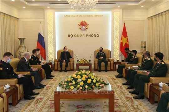 Bộ trưởng Bộ Quốc phòng tiếp xã giao Đại sứ Liên bang Nga tại Việt Nam